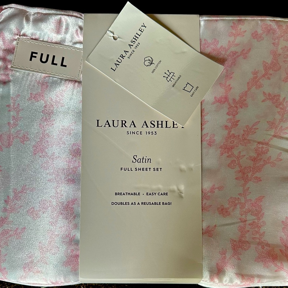 Laura Ashley, full size sheet set NWT